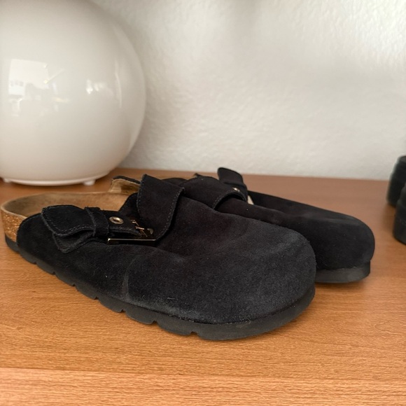 Alohas Black Suede Clogs Size 38 (US 7) - Picture 2 of 10